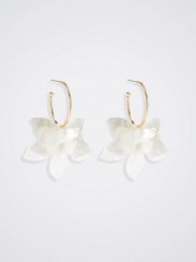 Flower Hoop Earrings Обици с халки с бели цветя 